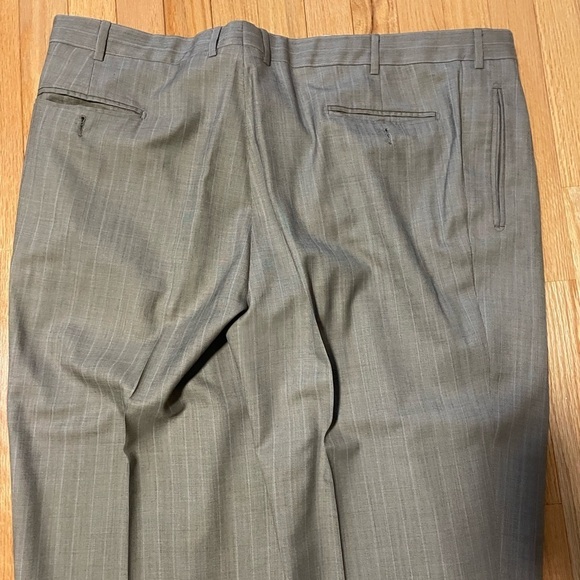 Ermenegildo Zegna Men’s Grey Striped Jacket and Pants Suit - Picture 14 of 15